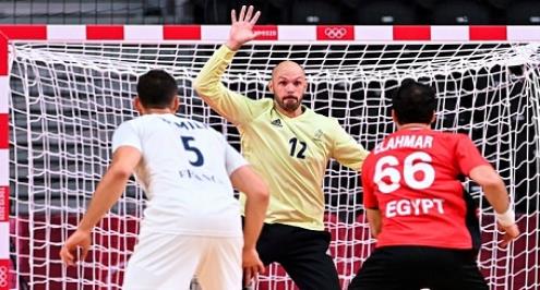 حارس فرنسا ينهي المغامرة "الذهبية" ليد مصر في الأولمبياد ويصعد بالديوك إلي النهائي